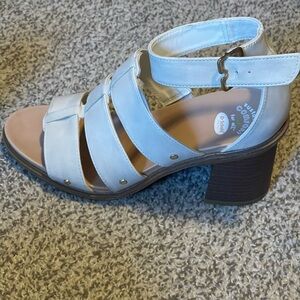 Dr Scholls size 8 tofu white